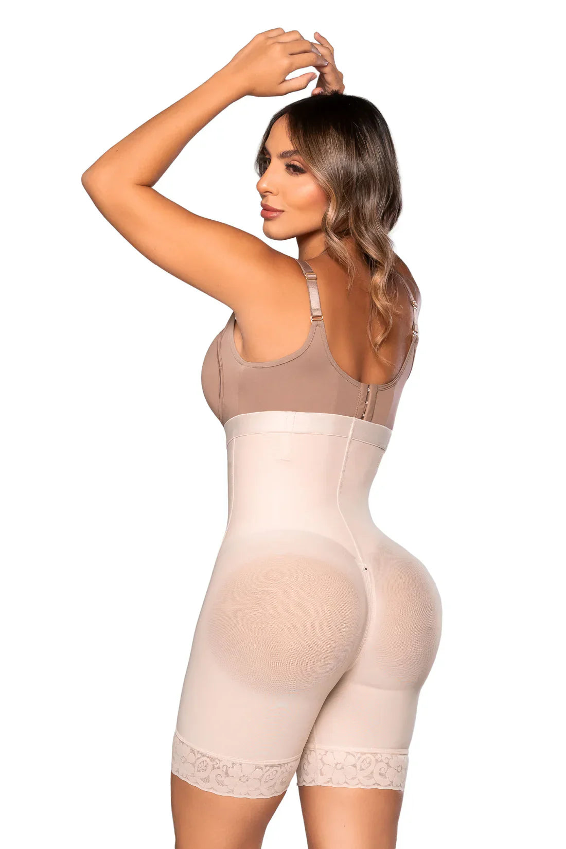 '- Panty Ultrainvisible SMI04004 lifting extra natural
- Vista trasera panty cierre perineal invisible
- Panty talle alto con encaje siliconado