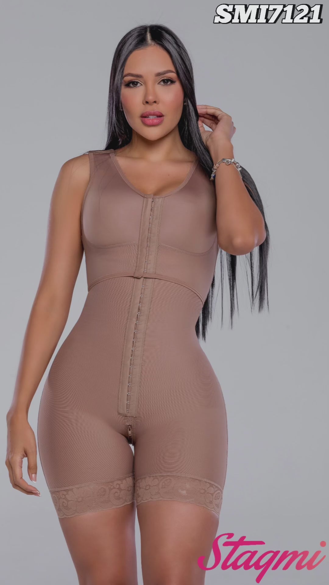 - Faja SMI7121 LA AFORTUNADA con brasier integrado y triple efecto lifting
- Vista completa media pierna con ajuste progresivo
- Diseño posterior sin costuras y panty invisible de regalo